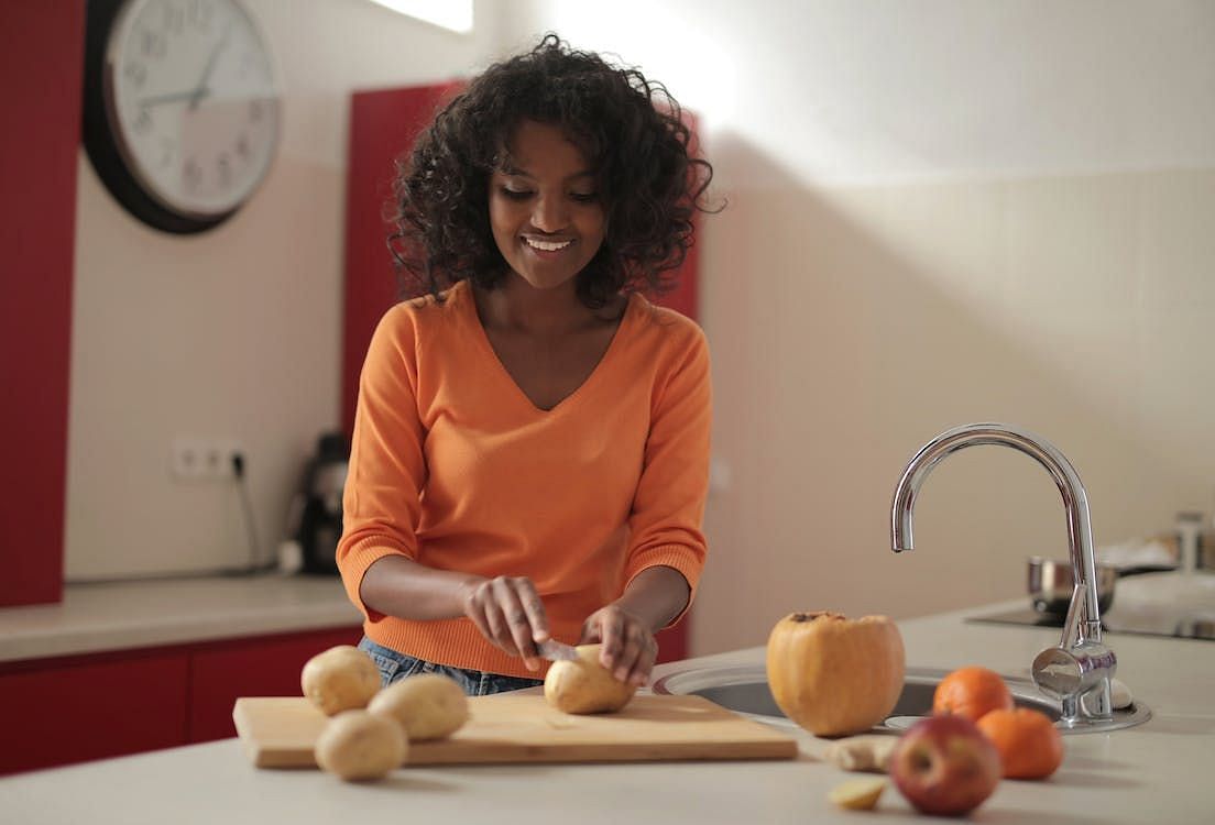 Types of fasting (image via Pexels. Andrea Piacquadio)